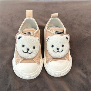Converse Kids' Tan and White Bear Sneakers